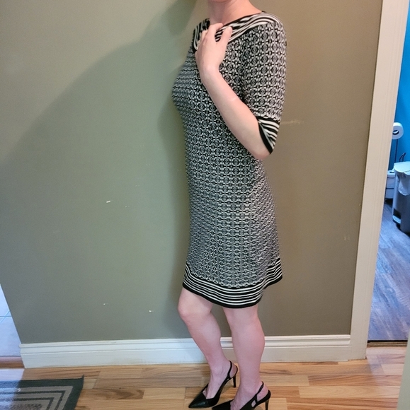 - Max Studio Size S Slightly Above the Knee Dress - Picture 7 of 7